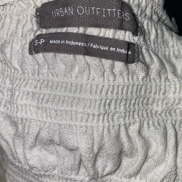 Urban Outfitter’s “shay cinched puff sleeve” - Picture 2 of 2